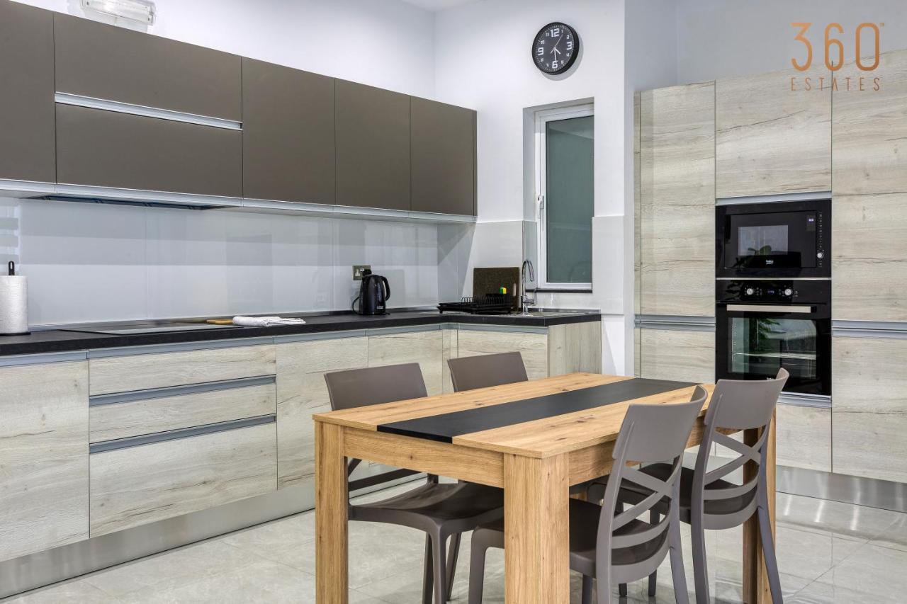 A Lovely 1Br Home With Balcony Just Off The Coast By 360 Estates Saint Julian's Exteriér fotografie