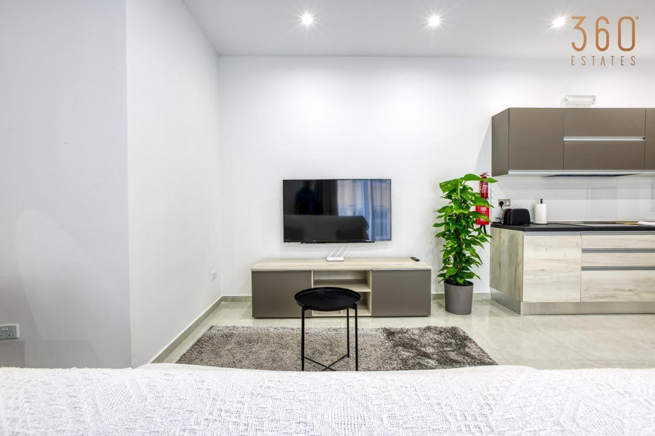 A Lovely 1Br Home With Balcony Just Off The Coast By 360 Estates Saint Julian's Exteriér fotografie
