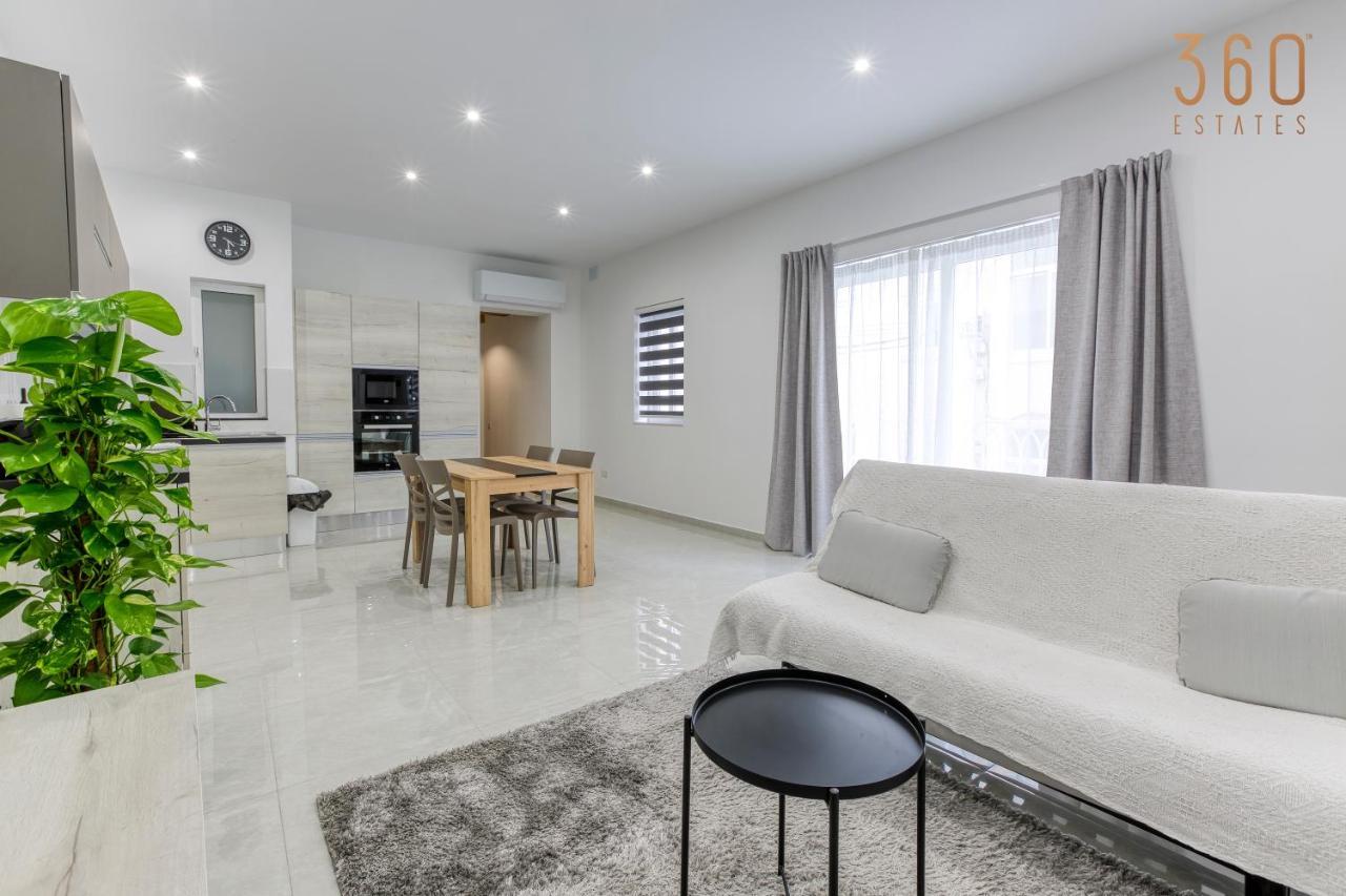 A Lovely 1Br Home With Balcony Just Off The Coast By 360 Estates Saint Julian's Exteriér fotografie