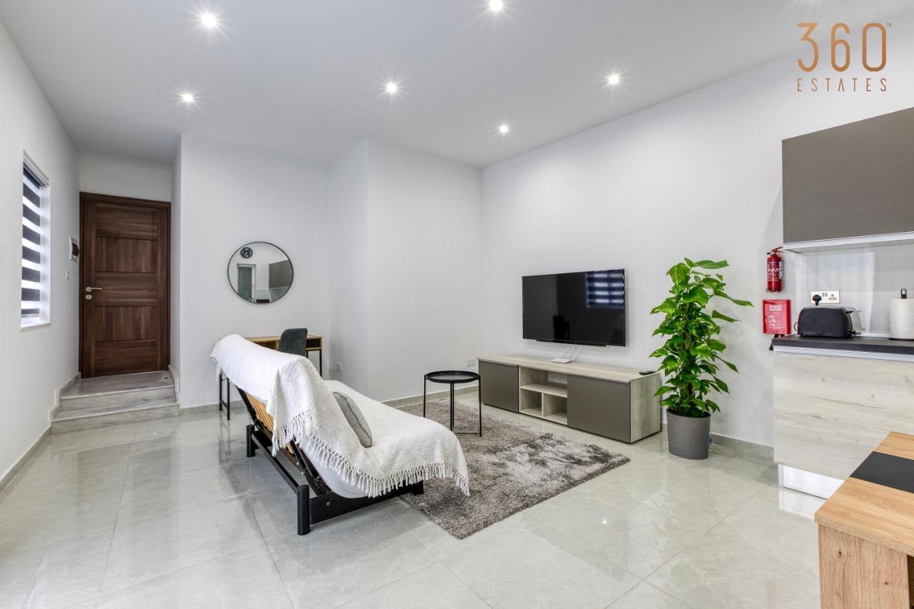 A Lovely 1Br Home With Balcony Just Off The Coast By 360 Estates Saint Julian's Exteriér fotografie