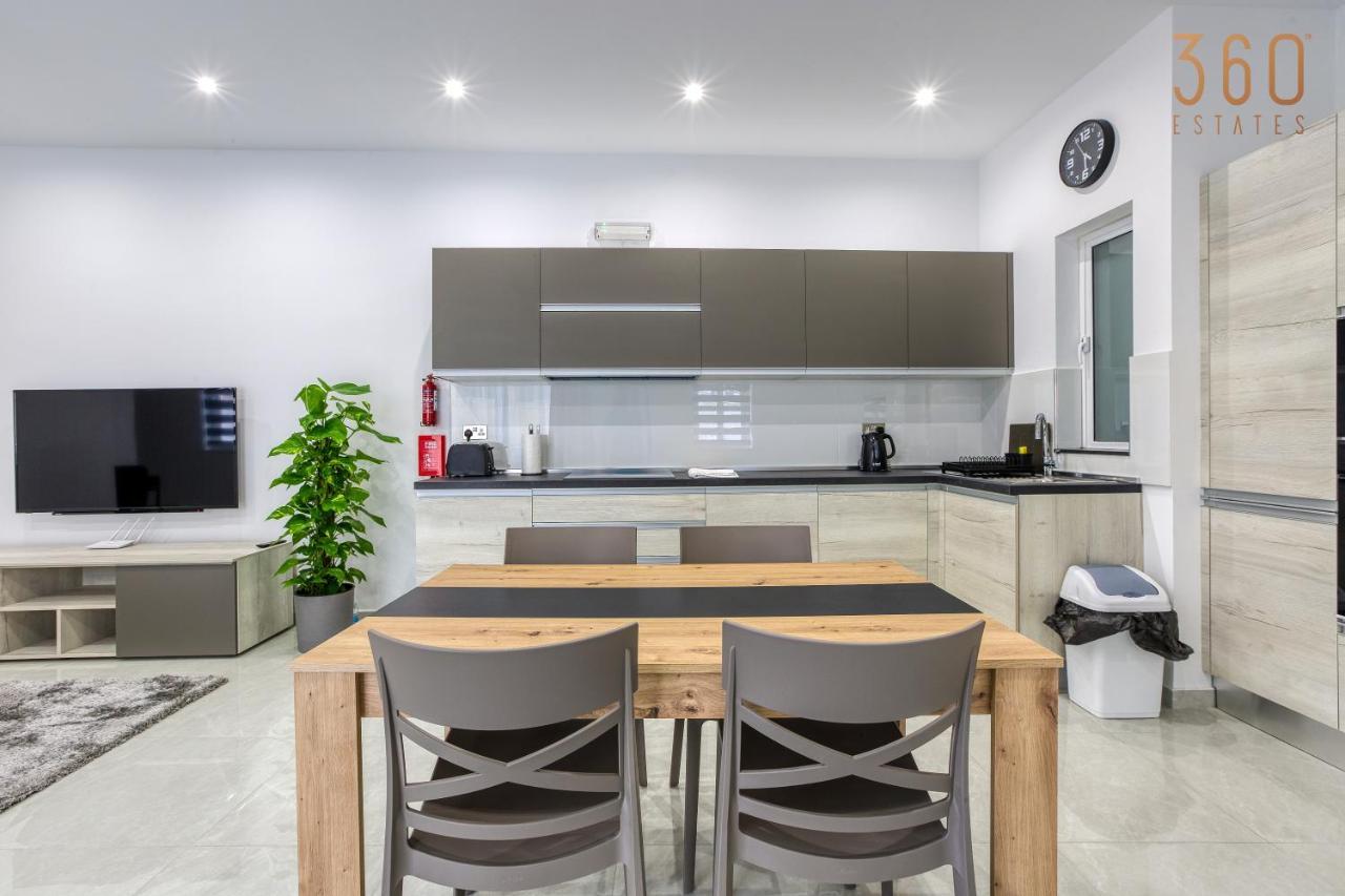 A Lovely 1Br Home With Balcony Just Off The Coast By 360 Estates Saint Julian's Exteriér fotografie
